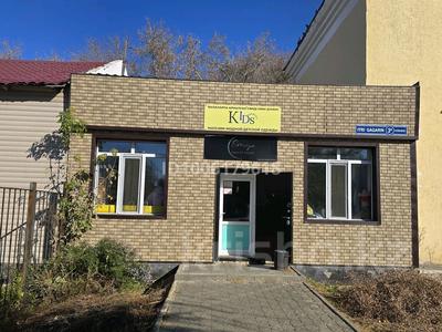 Еркін, дүкендер мен бутиктер, сұлулық салондары · 100 м², бағасы: 26 млн 〒 в Есиль