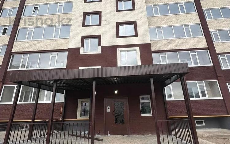 2-комнатная квартира, 60.4 м², 3/9 этаж, батыс 2 участок 200 за 15.5 млн 〒 в Актобе — фото 2