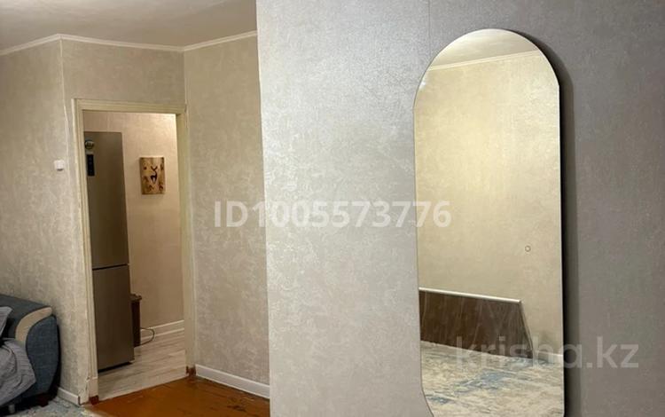 3-комнатная квартира · 45 м² · 2/4 этаж, мкр Омега, Жукова 11 — Жукова за 13 млн ₸ в Уральске — фото 2