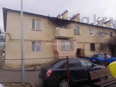 2-бөлмелі пәтер · 50 м² · 2/2 қабат, мкр Турлан 28 — находиться в центре микрорайона, бағасы: 20 млн ₸ в Шымкенте, Абайский р-н