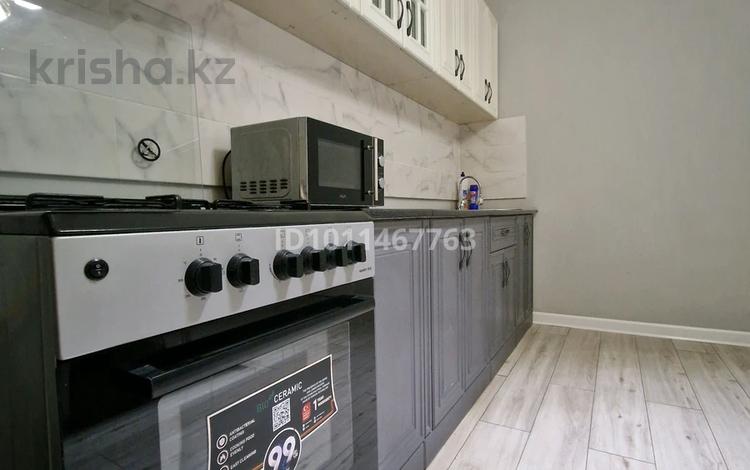 2-комнатная квартира · 60 м² · 3 этаж, мкр Нурсая, Таумуш жумагалиев 15 за 14 000 ₸ в Атырау — фото 3