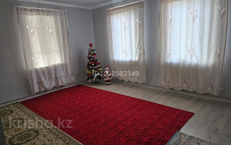 4-комнатная квартира · 100 м² · 1/1 этаж, Кастеева 20 за 500 000 ₸ в Алматы, Медеуский р-н — фото 2