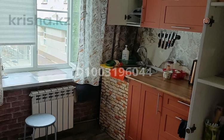 3-комнатная квартира · 65 м² · 2/2 этаж, Металлургов — Металлургов чернова за 18 млн 〒 в Усть-Каменогорске, Ульбинский — фото 2