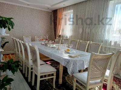 Отдельный дом · 4 комнаты · 120 м² · 8 сот., Яблочная 5 пер. 48 — Возле Южной подстанций,рядом школа 26 10минут езды,поликлиника рядом,маршруты 15прям вдоль дороги находится остоновка. за 30 млн ₸ в Таразе
