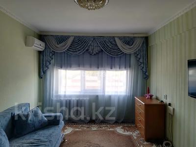 1-комнатная квартира, 35 м², 4/5 этаж помесячно, Новаторов 19 за 120 000 〒 в Усть-Каменогорске