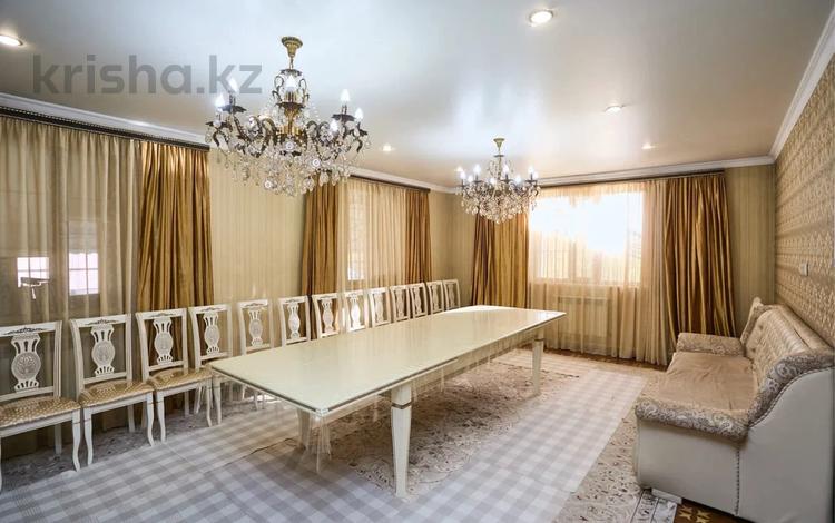 Отдельный дом · 10 комнат · 430 м² · 8.76 сот., Суйенбай акына 96 за 250 млн 〒 в Астане, Сарыарка р-н — фото 2