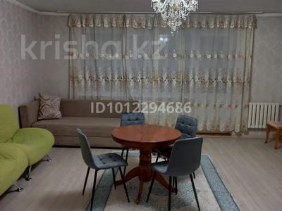 2-бөлмелі пәтер · 82 м² · 3/5 қабат, мкр Думан-2 15, бағасы: 300 000 ₸ в Алматы, Медеуский р-н
