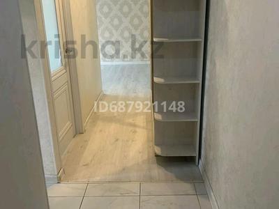 3-комнатная квартира · 60 м² · 5/5 этаж, мкр Аксай-2 18 — Толе Би- Момыш улы за 300 000 〒 в Алматы, Ауэзовский р-н