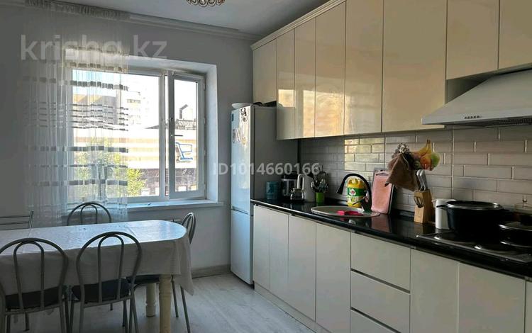 2-комнатная квартира · 68 м² · 3/16 этаж, мкр Юго-Восток, Шахтёров 52а — Шахтёров 52а за 260 000 ₸ в Караганде, Казыбек би р-н — фото 2