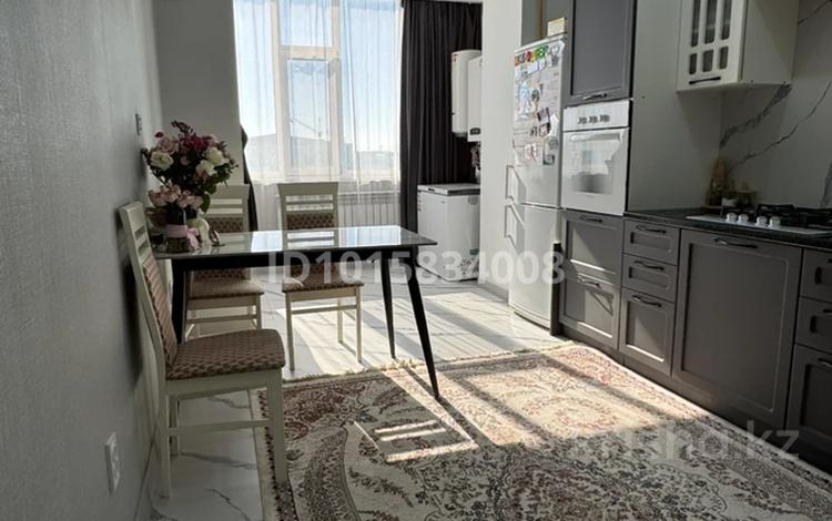 2-комнатная квартира · 65.4 м² · 3/5 этаж, Кеменгер 41 — перед домом улица Тауелсиздик 10 мкр . за 32 млн ₸ в Уральске — фото 2