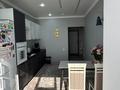 2-комнатная квартира · 65.4 м² · 3/5 этаж, Кеменгер 41 — перед домом улица Тауелсиздик 10 мкр . за 32 млн ₸ в Уральске — фото 4