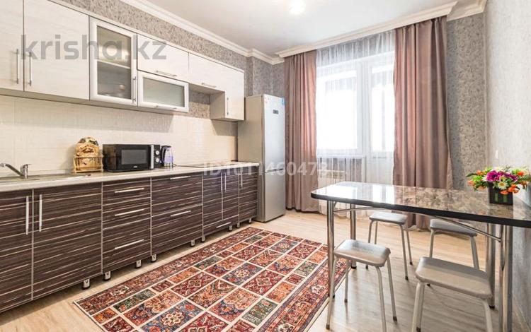 1-комнатная квартира · 40 м² · 2/10 этаж, Абикен Бектуров 3/3 за 270 000 ₸ в Астане, Есильский р-н — фото 2