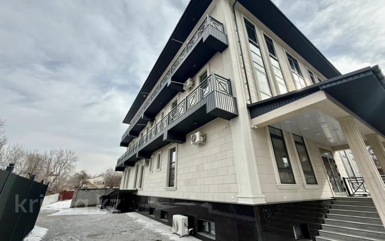 Еркін, кеңселер, дүкендер мен бутиктер, сұлулық салондары, фитнес және спорт, медорталықтар мен дәріханалар, білім орталықтары, ойын-сауық, конференц-залдар, кабинеттер және жұмыс орындары, студиялар · 1200 м², бағасы: 12 млн ₸ в Алматы, Медеуский р-н — фото 13