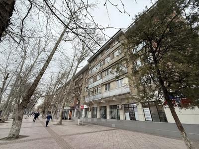 4-комнатная квартира · 72 м² · 2/5 этаж, Байтурсынова 10 — Тауке хана за 28 млн ₸ в Шымкенте, Аль-Фарабийский р-н
