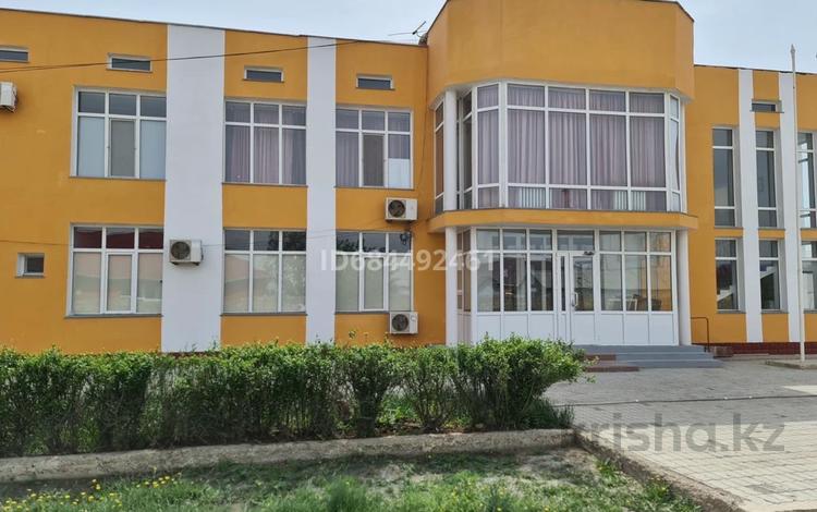 Офисы · 600 м² за 450 000 〒 в Атырау, мкр Атырау — фото 2