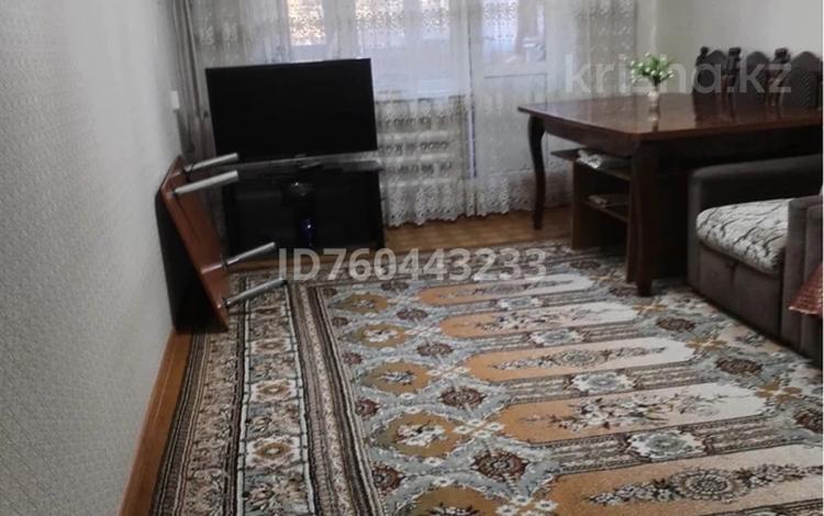 2-бөлмелі пәтер · 49 м² · 2/5 қабат, Байтурсынова 46 — Сзади магнума, бағасы: 140 000 ₸ в  — фото 2