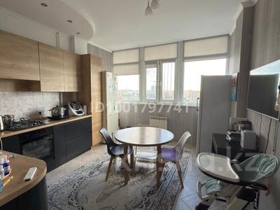 2-бөлмелі пәтер · 90 м² · 9/11 қабат, Есет батыра 108А — 28 школа, Электрон, бағасы: 33 млн ₸ в Актобе