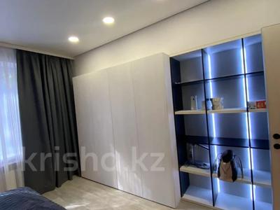 3-бөлмелі пәтер · 65 м² · 2/5 қабат, Богенбай батыра 177, бағасы: 500 000 〒 в Алматы, Алмалинский р-н