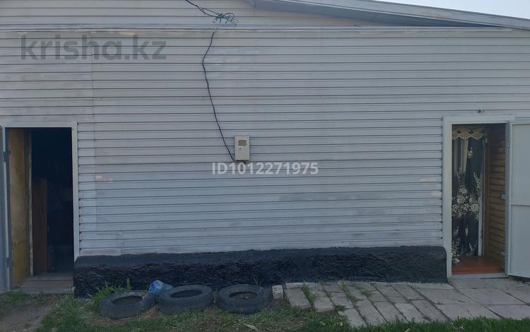 Отдельный дом · 3 комнаты · 100 м² · 8 сот., Пригородный 13 — Центральная улица за 13.5 млн ₸ в Степногорске — фото 2