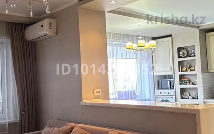 2-комнатная квартира · 72 м² · 1/16 этаж, мкр Юго-Восток, Шахтеров 60 за 33 млн ₸ в Караганде, Казыбек би р-н — фото 2