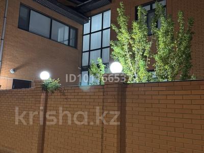Жеке үй · 7 бөлме · 360 м² · 16 сот., мкр Самал, Ер Қосай ұлы Пыштанай батыра — Угол 18 и 9 улиц, бағасы: 86 млн ₸ в Атырау
