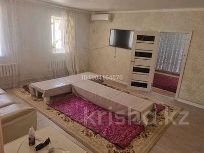Дом · 3 комнаты · 90 м², Ажибай би — Возле остановки площадь за 40 000 〒 в Актобе, мкр Москва