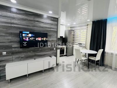 1-комнатная квартира · 32 м² · 2/5 этаж, Нуркена-Абдирова 48/2 за 250 000 ₸ в Караганде, Казыбек би р-н