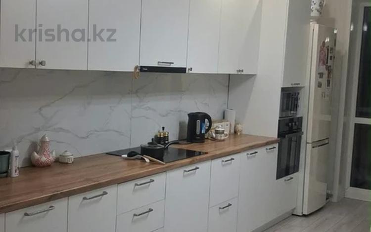 3-комнатная квартира · 90 м², Бейбарыс Султан за 250 000 ₸ в Астане, Сарыарка р-н — фото 8