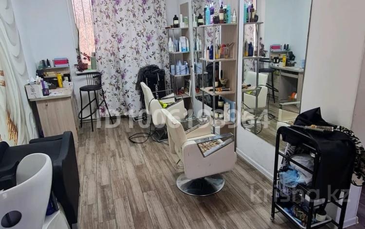 Свободное назначение, офисы, магазины и бутики, салоны красоты, медцентры и аптеки, образование · 54 м² за 24 млн 〒 в Шымкенте, Аль-Фарабийский р-н — фото 2