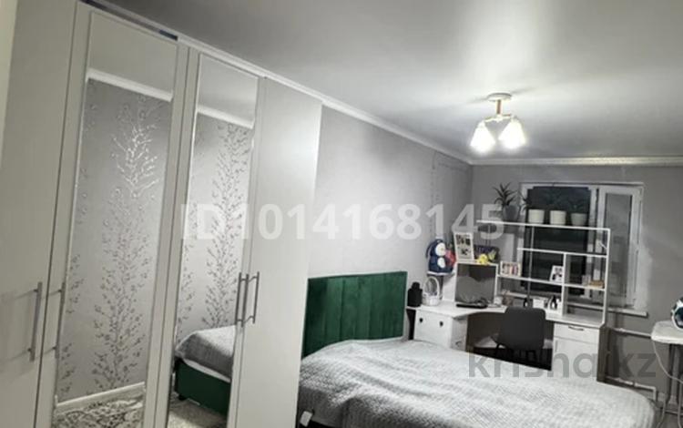 2-бөлмелі пәтер · 43.3 м² · 5/5 қабат, Есенберлина — Областного акимата, бағасы: 15 млн ₸ в Жезказгане — фото 2
