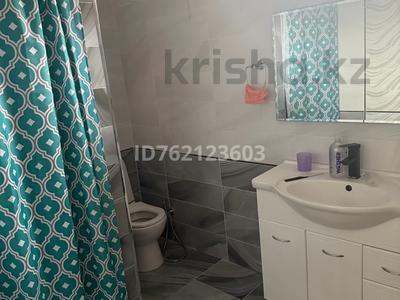 Отдельный дом · 5 комнат · 280 м², Иксанова 179 — Район конденсата за 500 000 〒 в Аксае