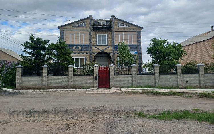 Отдельный дом · 6 комнат · 200 м² · 7 сот., Пришахтинск 62 — Кемеровская за 70 млн ₸ в Караганде, Алихана Бокейханова р-н — фото 2