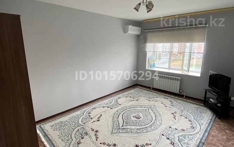 1-комнатная квартира · 45 м² · 4/10 этаж, Ораз.Татеулы 8 за 150 000 ₸ в Актобе — фото 2