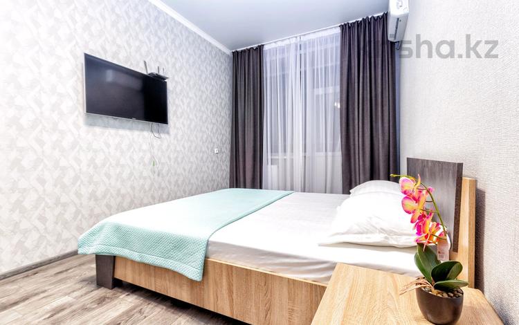 1-комнатная квартира, 45 м², 3/9 этаж посуточно, Камзина 41/3 за 11 000 〒 в Павлодаре — фото 13