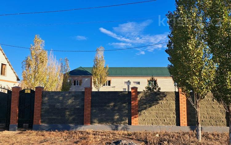 Отдельный дом · 3 комнаты · 240 м² · 10 сот., Балбулак 38 за 35 млн 〒 в Актобе, жилой массив Заречный-2 — фото 161
