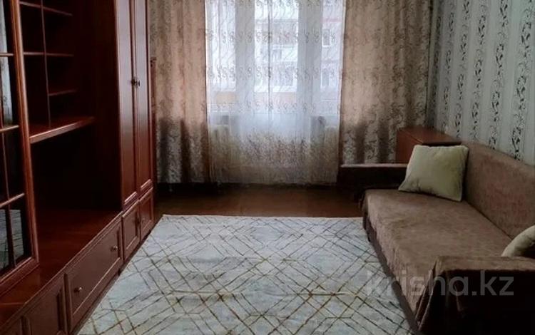 1-комнатная квартира, 33 м², 3/4 этаж, мкр №1 за 21 млн 〒 в Алматы, Ауэзовский р-н — фото 2