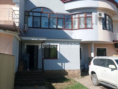 Отдельный дом · 4 комнаты · 180 м² · 1 сот., Самал 3 2 — Кольцо омега за 48 млн 〒 в Уральске