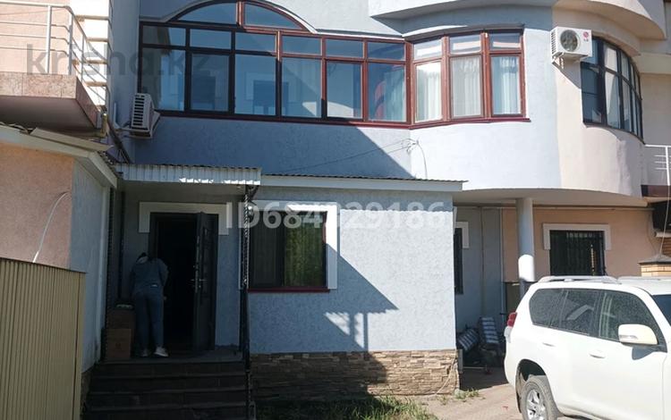 Отдельный дом · 4 комнаты · 180 м² · 1 сот., Самал 3 2 — Кольцо омега за 48 млн 〒 в Уральске — фото 2