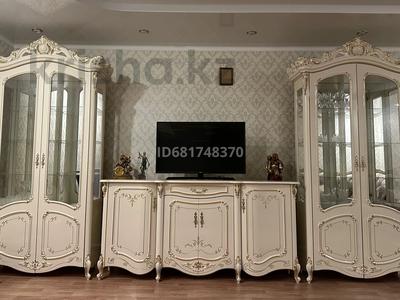 Отдельный дом · 8 комнат · 280 м² · 10 сот., Микрорайон Зеленстрой — Машиностроительного завода за 62 млн 〒 в Павлодаре