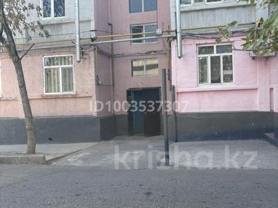 2-бөлмелі пәтер · 50 м² · 1/4 қабат, Толе би — За кафе Шардара, бағасы: 5 млн ₸