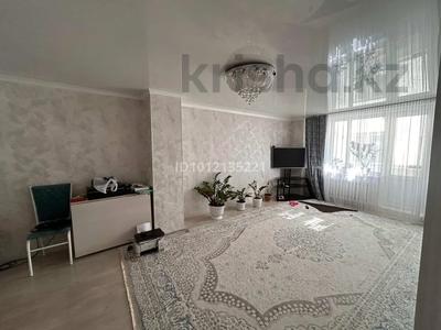 2-комнатная квартира · 83.4 м² · 3/10 этаж, Набережная ул. 86 за 20.5 млн ₸ в Актобе, мкр. Курмыш