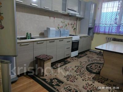 2-комнатная квартира, 60 м², 2/9 этаж помесячно, мкр Нурсат за 130 000 〒 в Шымкенте, Каратауский р-н