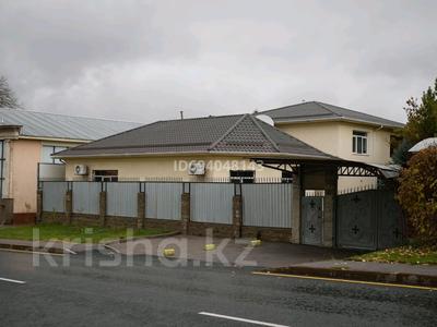 Отдельный дом · 9 комнат · 500 м² · 13.6 сот., мкр Хан Тенгри — Дулати за 397 млн 〒 в Алматы, Бостандыкский р-н