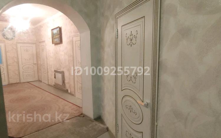 Жеке үй · 4 бөлме · 168 м² · 8 сот., мкр Самал-2, Өрлеу 14 — Пересечение Байтурсынова и Өрлеу рядом Дендропарка 8 соток, бағасы: 69 млн ₸ в Шымкенте, Абайский р-н — фото 2