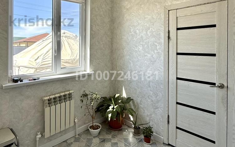 Отдельный дом · 3 комнаты · 120 м² · 8 сот., Есенбая Азбергенова 56 за 27 млн ₸ в Атырау — фото 2