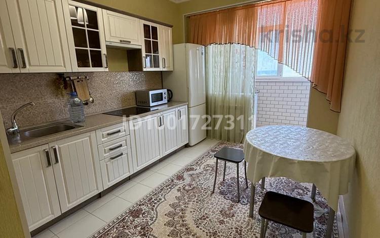 1-комнатная квартира · 56 м² · 4/19 этаж, 17-й мкр 5 за 200 000 〒 в Актау — фото 2