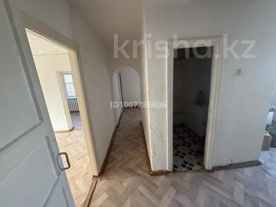 3-комнатная квартира · 60 м² · 1/2 этаж, Достық 3 — Нуршаихова за 4 млн 〒 в Калбатау