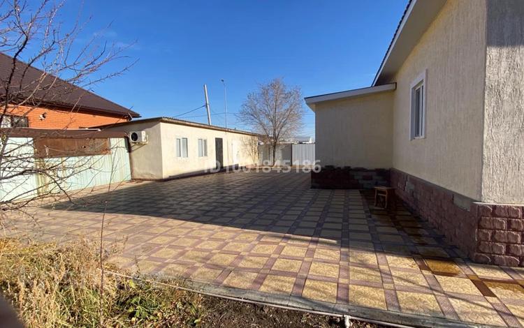 Отдельный дом · 5 комнат · 150 м² · 8.6 сот., Сланова 63 за 42 млн 〒 в Атырау — фото 2
