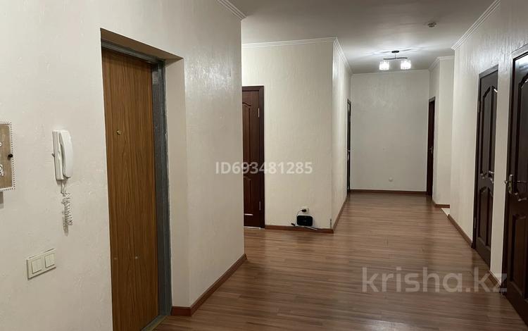 4-комнатная квартира, 148.6 м², 9/14 этаж, Гоголя 2 за 135 млн 〒 в Алматы, Медеуский р-н — фото 2