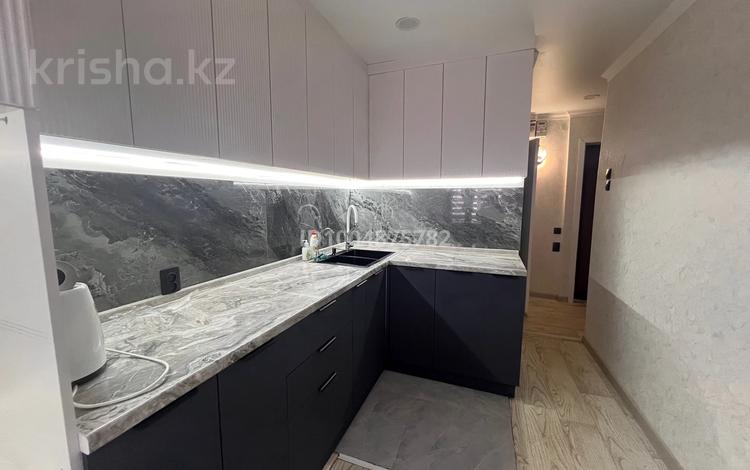 2-комнатная квартира · 45 м² · 2/5 этаж, Жалиля 11 — Дом одежды за 250 000 〒 в Жезказгане — фото 9